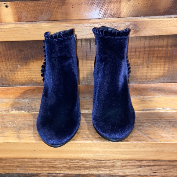 Aerosoles Heelrest Navy Faux Suede Heeled Ankle Bootie Size 8.6 - Picture 1 of 7